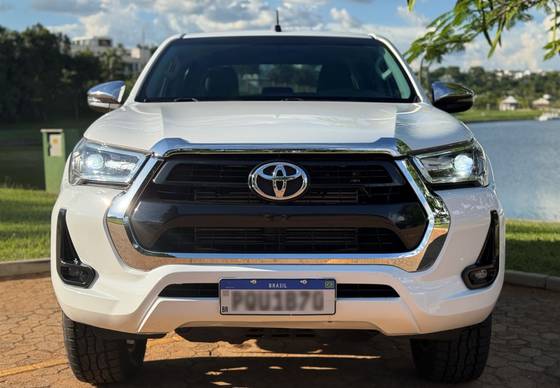 TOYOTA HILUX 2.8 SRX 4X4 CD 16V DIESEL 4P AUTOMÁTICO